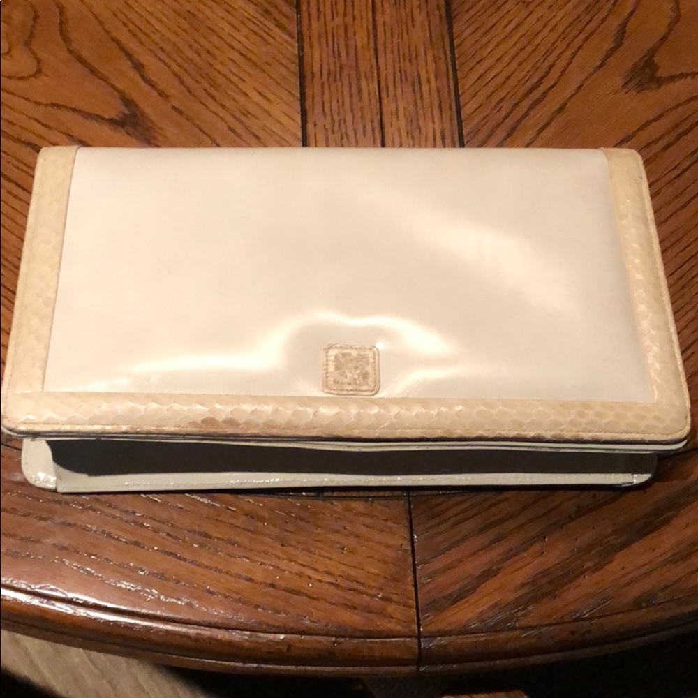 Cream clutch